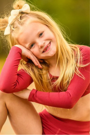 Avery’s Golden Glitz Mini Piggies